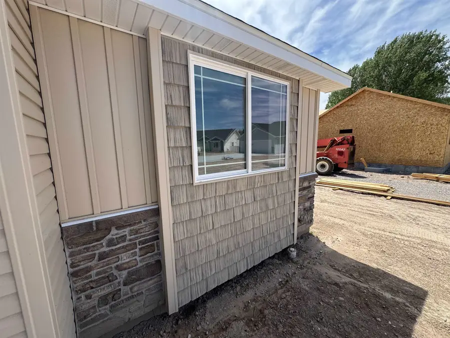 390 Wind River Dr, Shelley, ID 83274 - #3