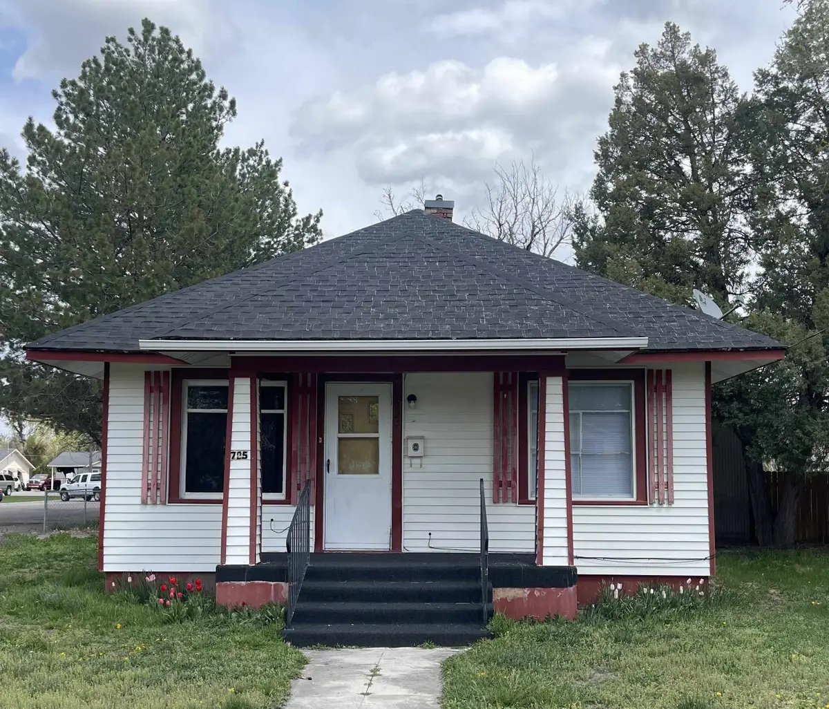 725 E Judicial Street, Blackfoot, ID 83221 - #1