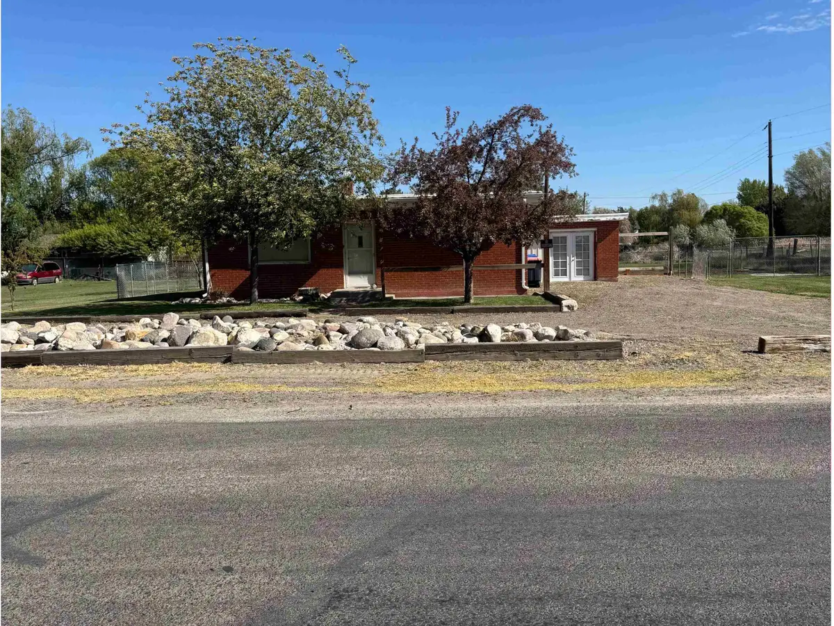 1947 E 4th Ave, Twin Falls, ID 83301 - #1