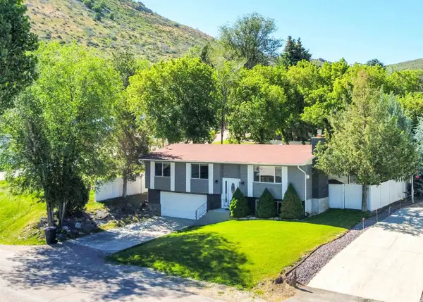 133 W Fife St, Lava Hot Springs, ID 83246