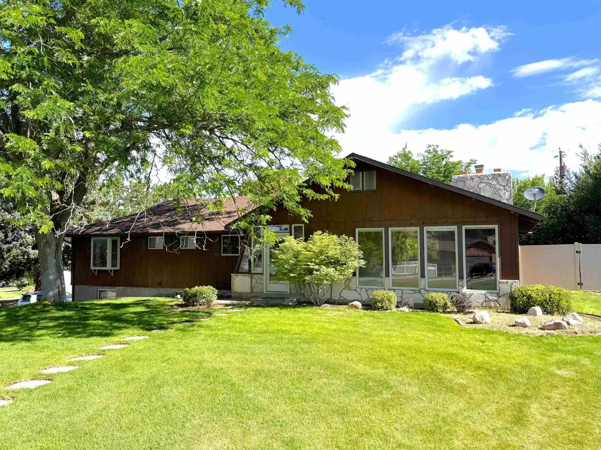 690 Fairway Dr, Pocatello, ID 83201 - #1