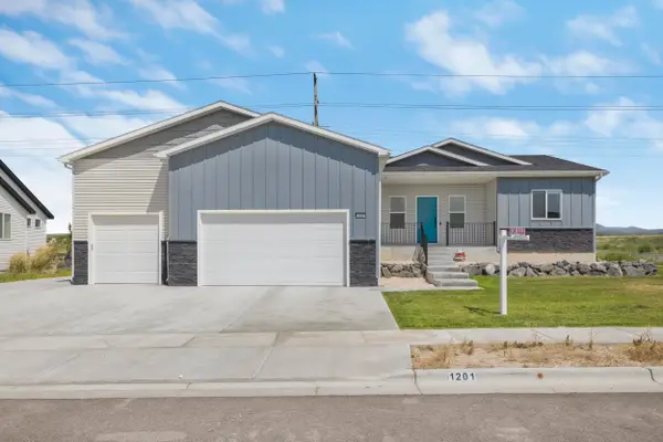 1201 Dolostone Dr, Pocatello, ID 83201