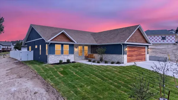 1347 Falcon Ridge Dr, Pocatello, ID 83201