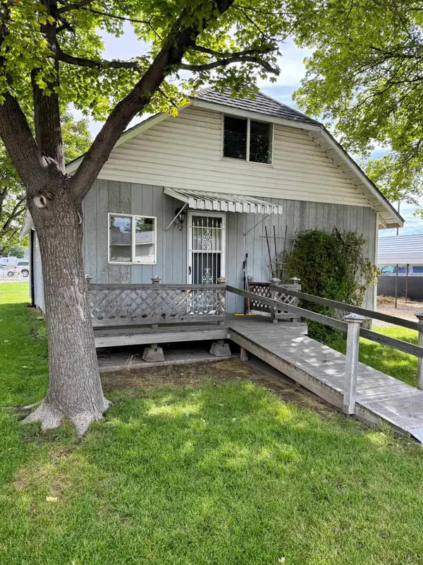952 N 9th Ave, Pocatello, ID 83201
