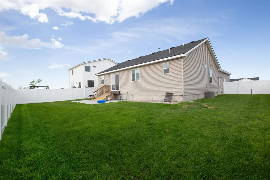 1687 Petersburg Dr, Chubbuck, ID 83202 - #2