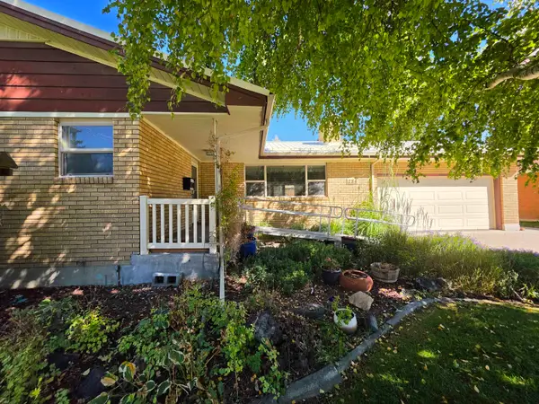 286 Pinon Dr, Idaho Falls, ID 83401