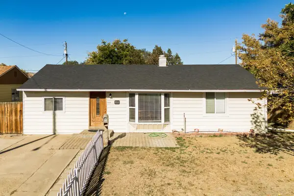 957 Willow Ln, Pocatello, ID 83201