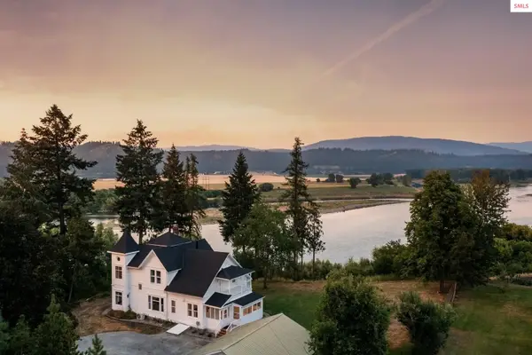 6955 Apple Alley, Bonners Ferry, ID 83805