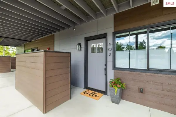 50 Carnelian Ave #102, Ponderay, ID 83852