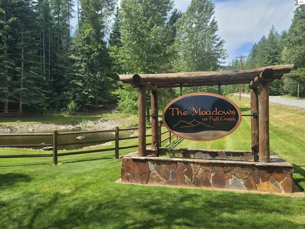 150 Ranch Rd, Naples, ID 83847