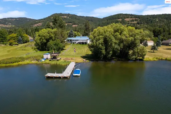 291 Comeback Bay Ln, Sagle, ID 83860