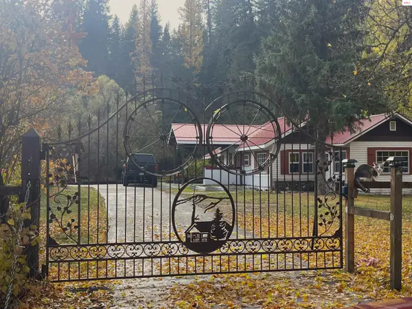 84 Highland Flats Rd., Naples, ID 83847