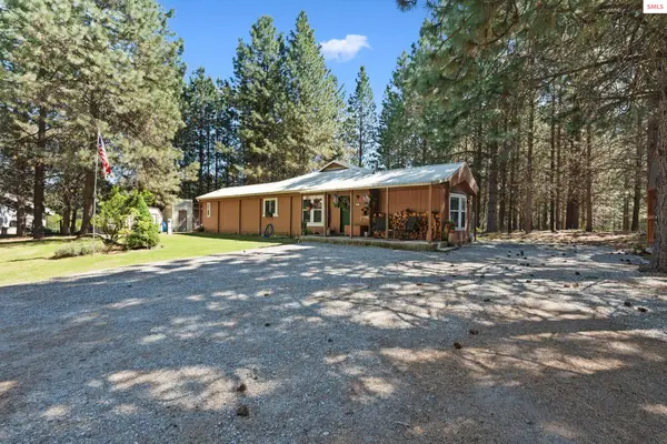 490 Samuels Rd, Sandpoint, ID 83864