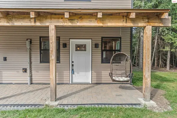 171 Beaver Pond Trl, Priest River, ID 83856