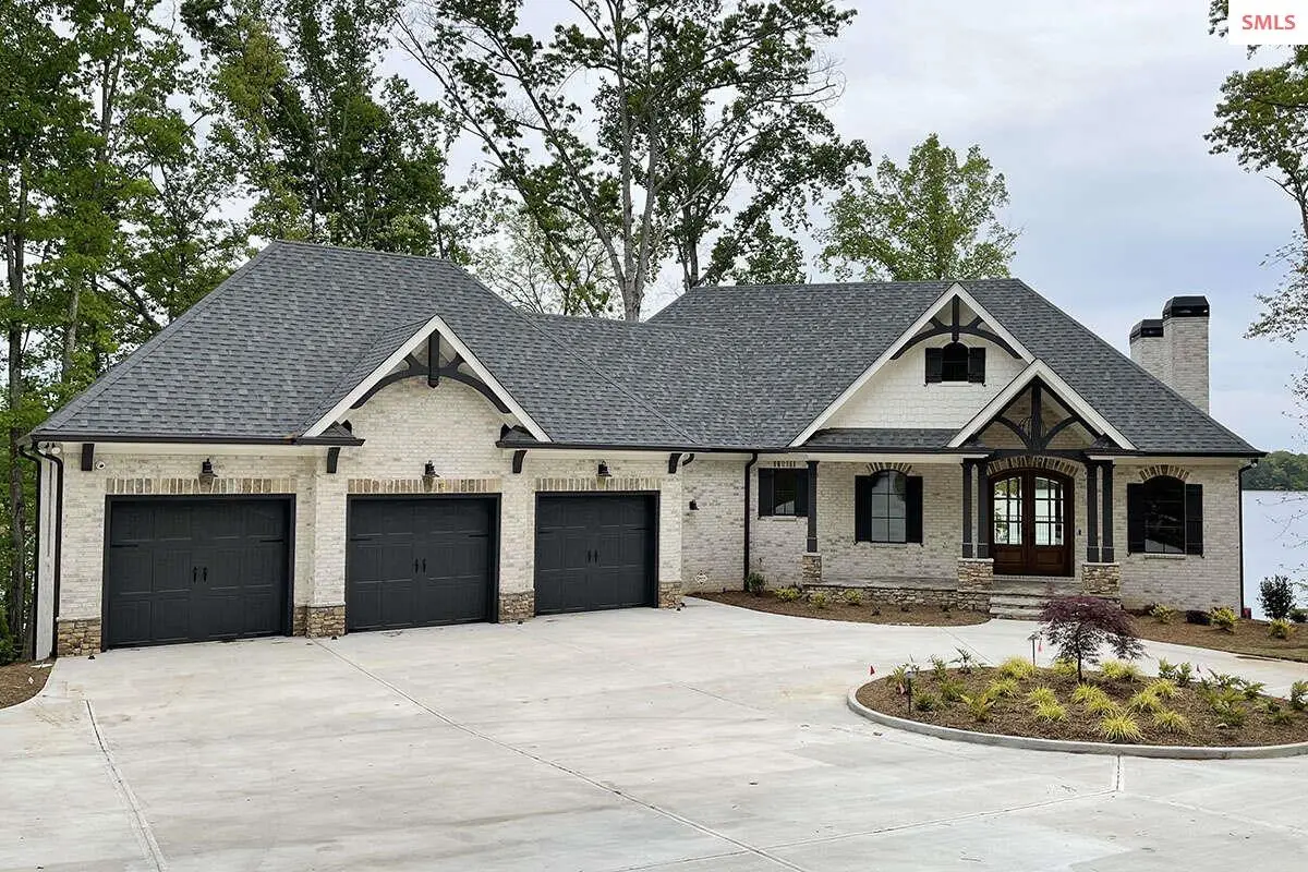 NKA Queens Dr, Sandpoint, ID 83864 - Image #1