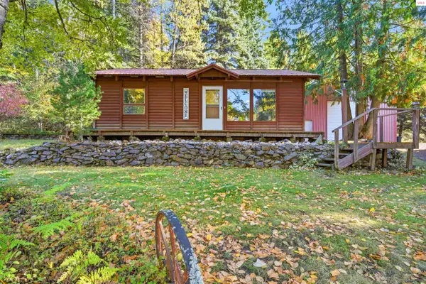 1306 Lakeshore Drive, Sagle, ID 83860