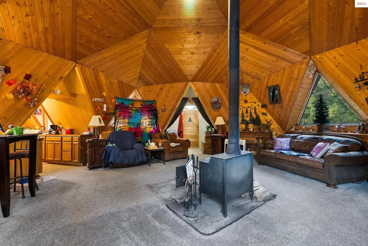 762 High Road, Sandpoint, ID 83864 - Image #1