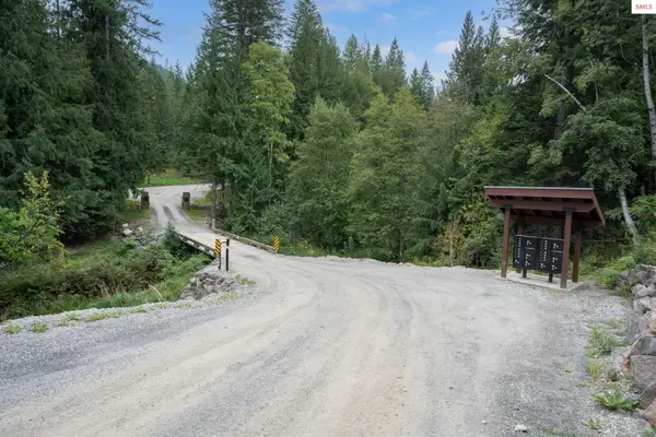 220 Hawkwind Trail, Cocolalla, ID 83813