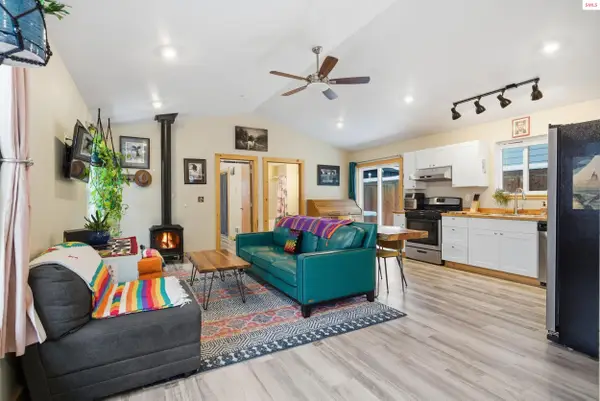 1210 Spruce Street, Sandpoint, ID 83864