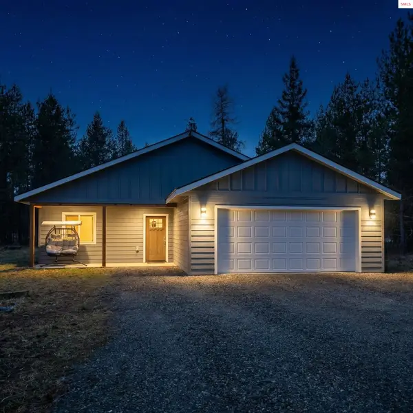 389 Hardy Loop, Bonners Ferry, ID 83805