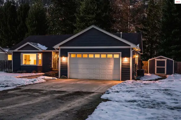 102 Park Ln, Sandpoint, ID 83864