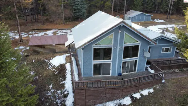 397 River View Drive, Yaak, MT 59935