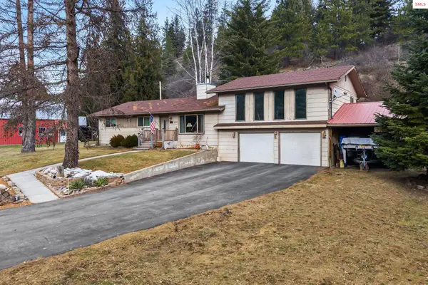 537 N Riley Creek, Laclede, ID 83841