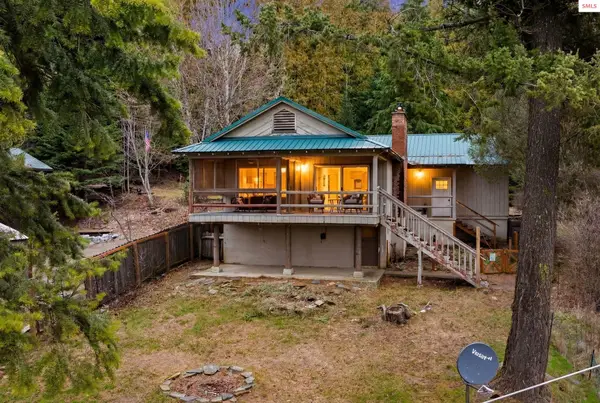 39 Pearl Creek Rd, Sagle, ID 83860