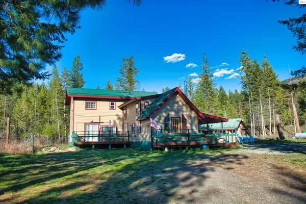 295 Glacier Rd, Bonners Ferry, ID 83805