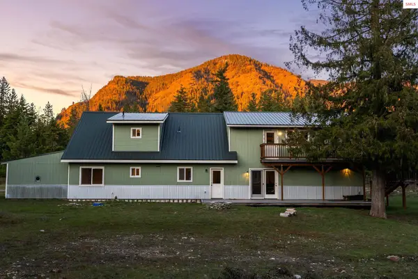 526 Mountain View, Clark Fork, ID 83811