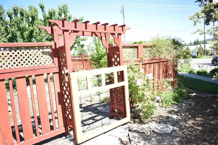 nna Walnut, Sandpoint, ID 83864 - #2