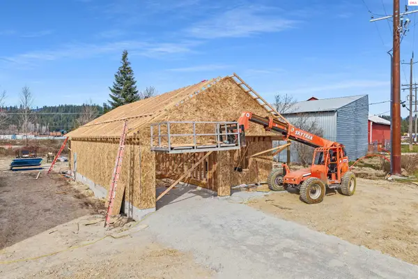 360 Old Diamond Mill Loop, Oldtown, ID 83822