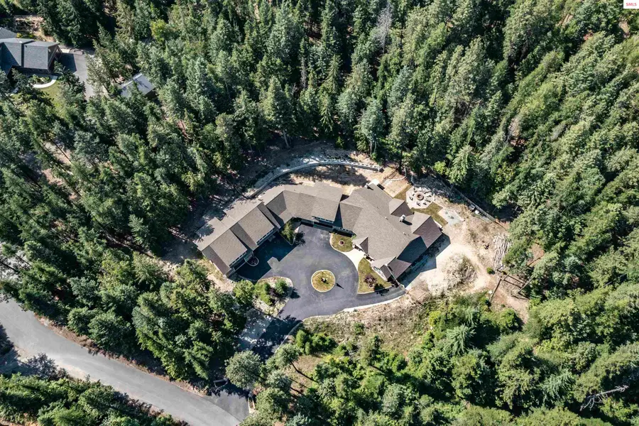 399 Forest Knolls Drive, Sandpoint, ID 83864 - #2