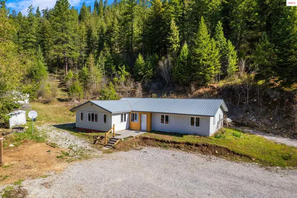 2899 & 2895 Upper Pack River Rd, Sandpoint, ID 83864