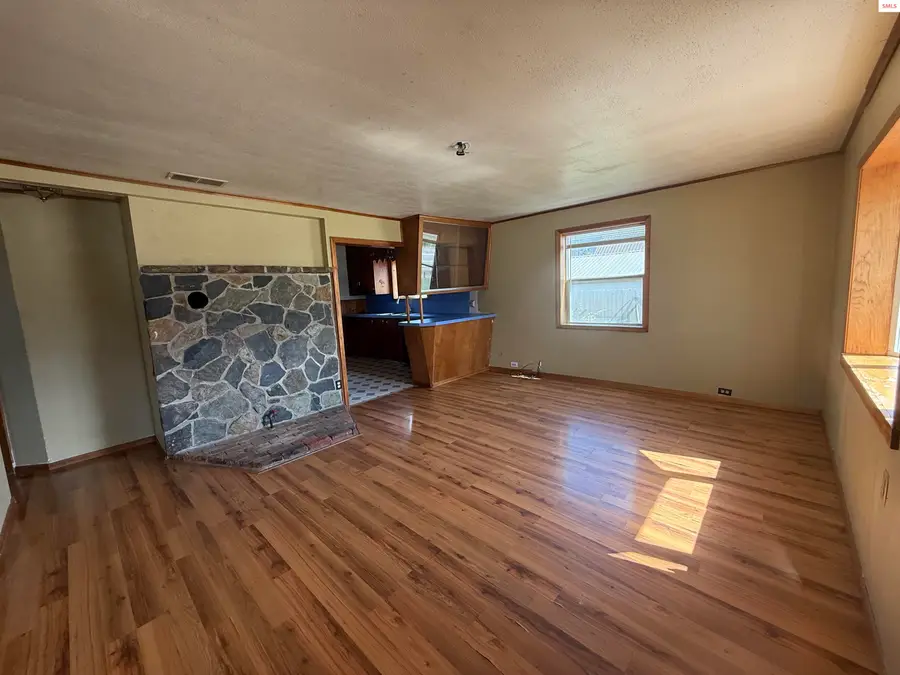 116 W 4th Ave, Clark Fork, ID 83811 - #2