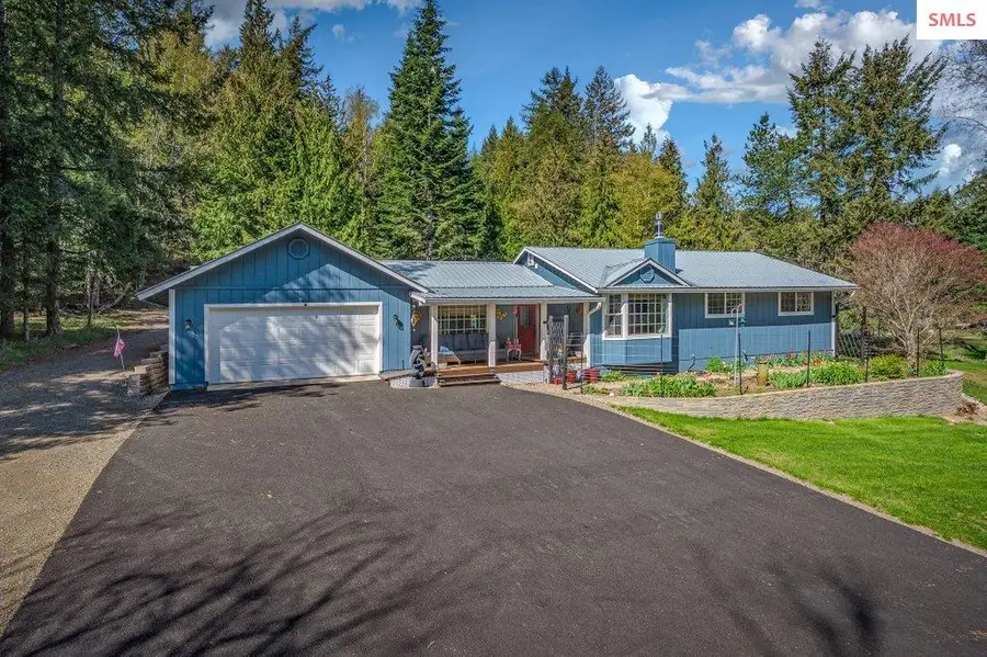 6364 Bottle Bay Rd., Sagle, ID 83860 - #3