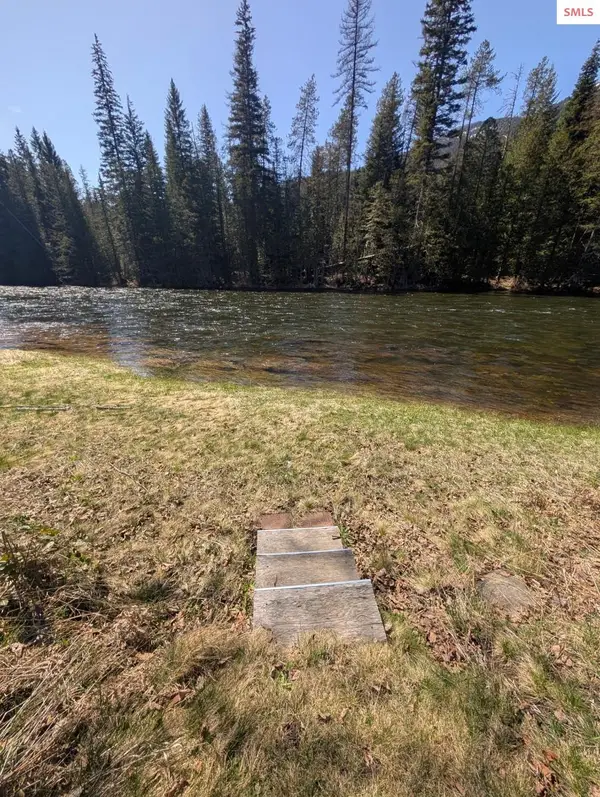 5574 Moyie River Road, Bonners Ferry, ID 83805