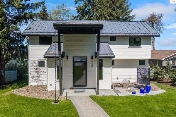 239 Pierce Ln, Sagle, ID 83860
