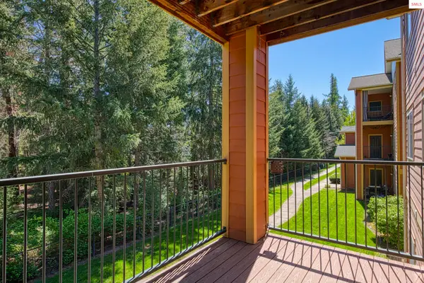 6800 N Spurwing Lp, Coeur d'Alene, ID 83815