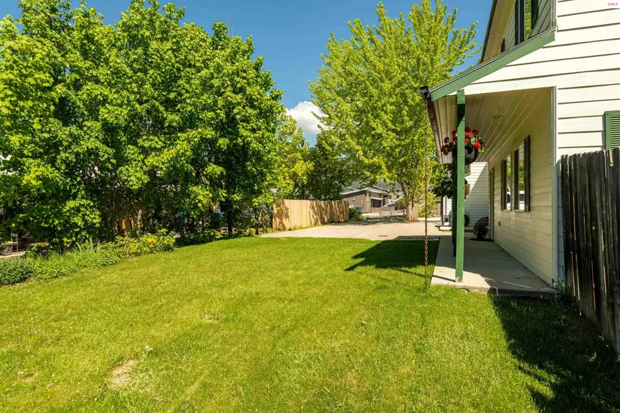 1611 Cedar St, Sandpoint, ID 83864 - #3