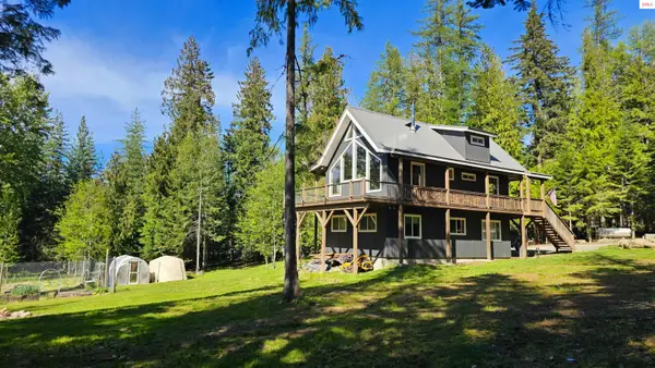 289 Providence Lake Loop, Sagle, ID 83852