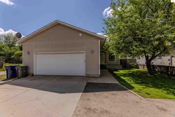 418 N Division Ave, Sandpoint, ID 83864