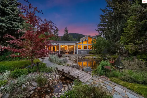 207 Birch Banks Road, Sagle, ID 83860