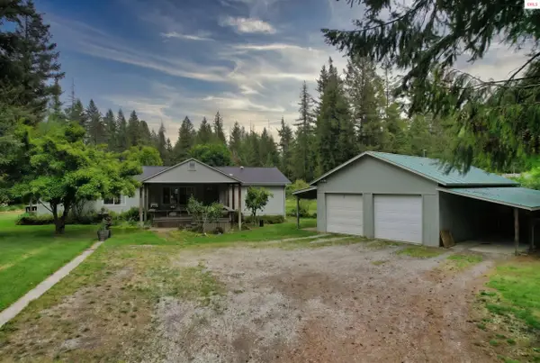 392 Shingle Mill Loop, Bonners Ferry, ID 83805