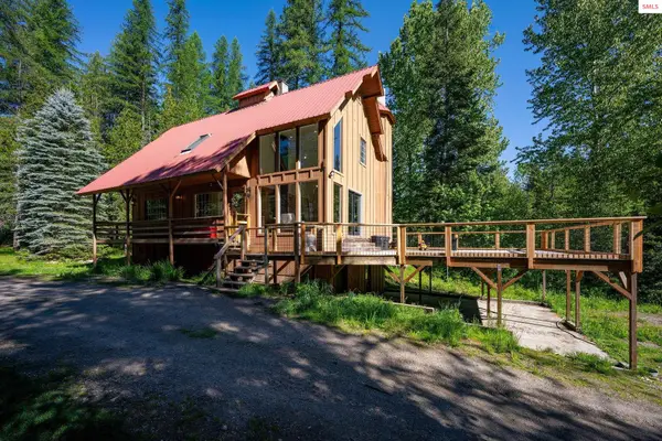 6045 Upper Pack River Road, Sandpoint, ID 83864
