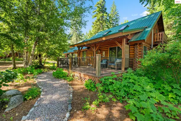70 Hawkins Road, Sagle, ID 83861