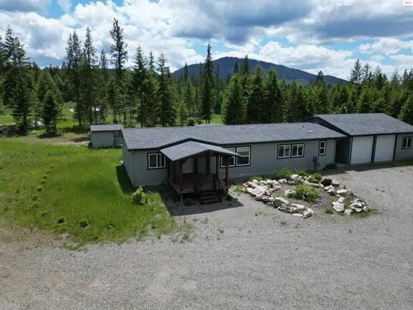 12572 E Parks Rd, Athol, ID 83801