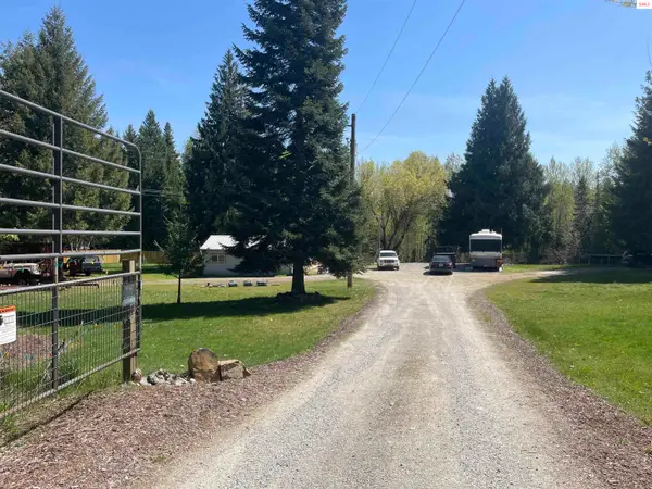 385 Upland Drive, Sandpoint, ID 83864