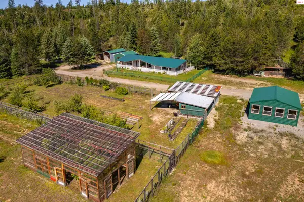 871 Foothill Dr, Athol, ID 83801