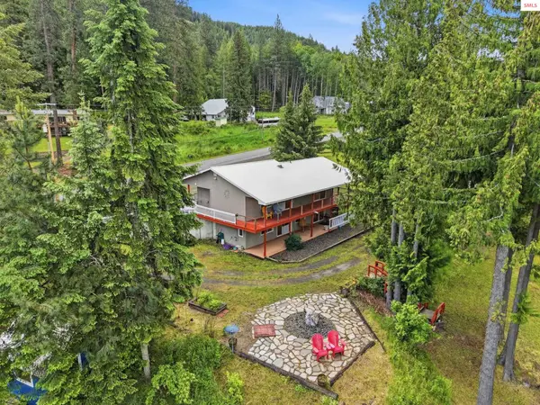 955 Bottle Bay Road, Sagle, ID 83860